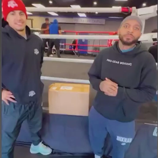 Huge shoutout to @v_guerrero023 and @tookold___ for repping the OneEighty fam out in Las Vegas! 🎲🔥
Whether it’s the Whey, the Plant Precision, or that Mushroom Coffee blend, you already know the grind doesn’t stop just because you’re in the City of Lights. Appreciate the support, champs! Keep leveling up. 📈💪
#OneEighty #VegasGrind #FitnessFuel #madeinusa #boxing