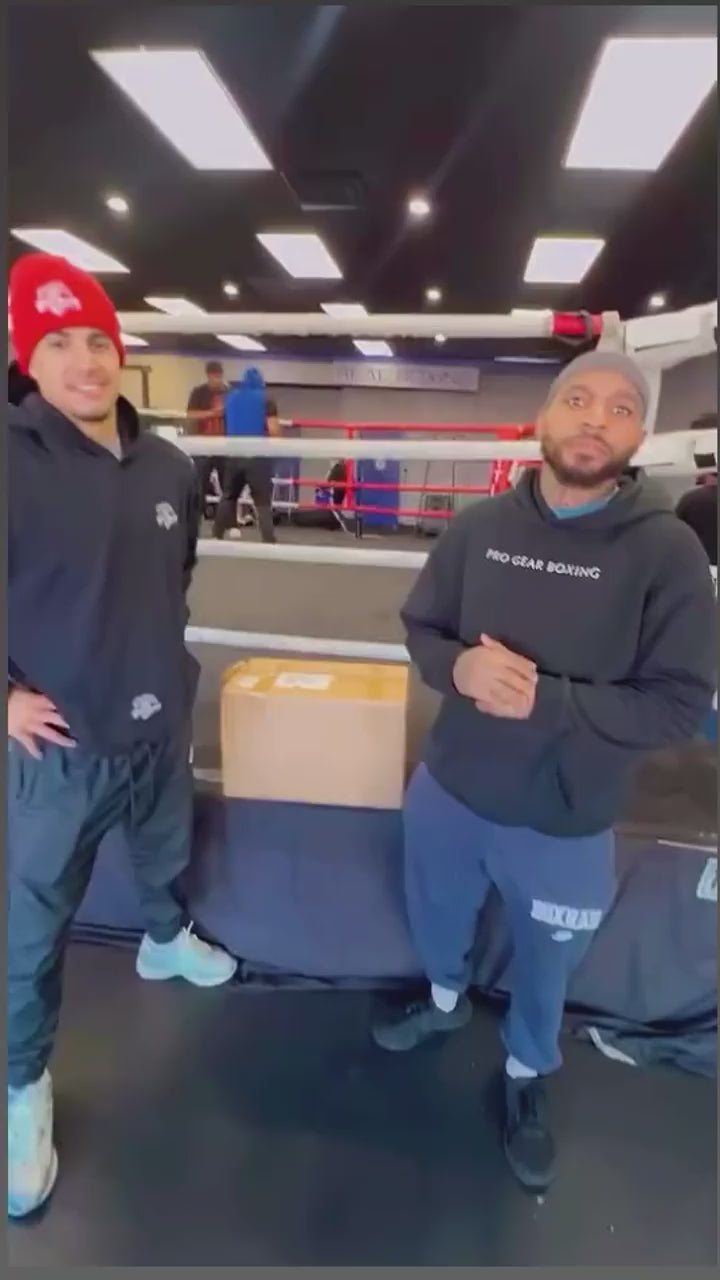 Huge shoutout to @v_guerrero023 and @tookold___ for repping the OneEighty fam out in Las Vegas! 🎲🔥
Whether it’s the Whey, the Plant Precision, or that Mushroom Coffee blend, you already know the grind doesn’t stop just because you’re in the City of Lights. Appreciate the support, champs! Keep leveling up. 📈💪
#OneEighty #VegasGrind #FitnessFuel #madeinusa #boxing